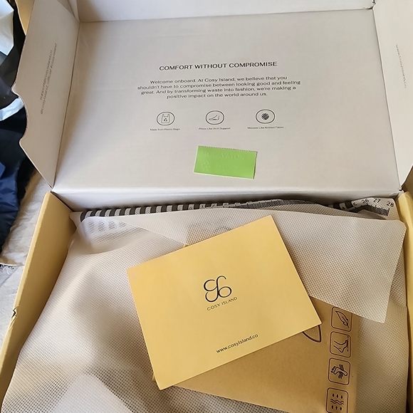 Cozy Island Leopard Knit Square Toe Pumps/New In Box - Picture 2 of 7